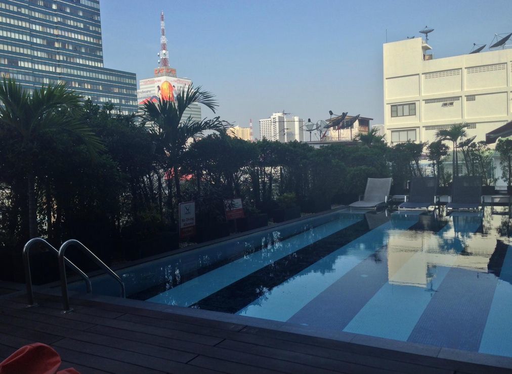 Hilton Garden Inn Bangkok Silom Kültér fotó