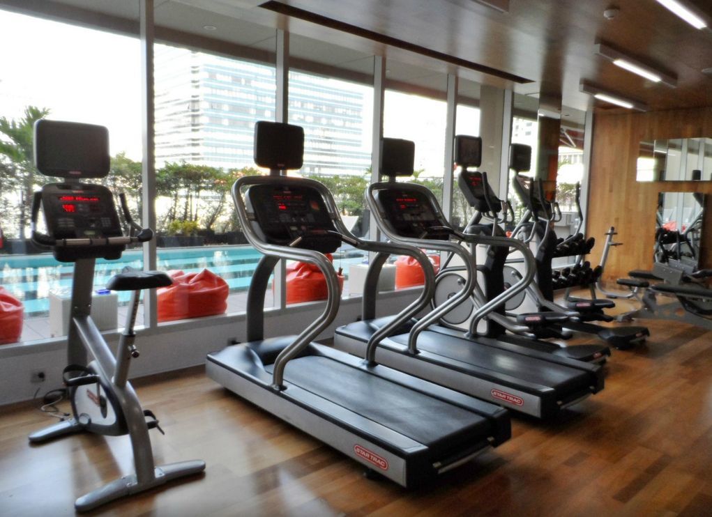 Hilton Garden Inn Bangkok Silom Kültér fotó